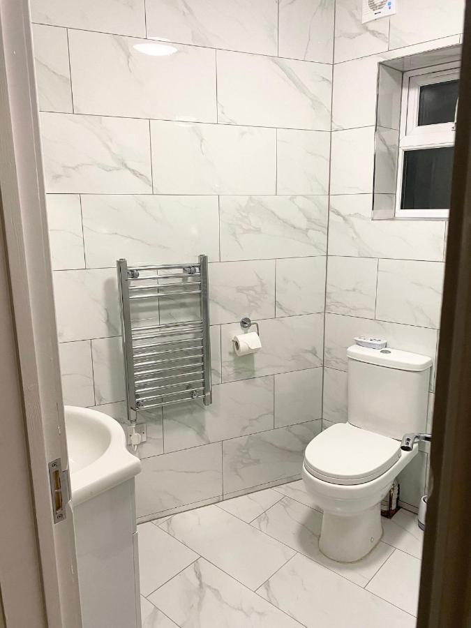 London Studio Чингфорд Экстерьер фото
